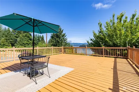 181 E Main St, Union, WA 98592 photo 4
