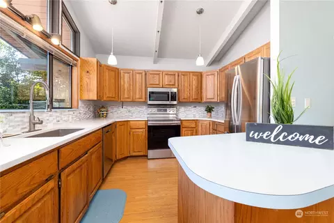 181 E Main St, Union, WA 98592 photo 8