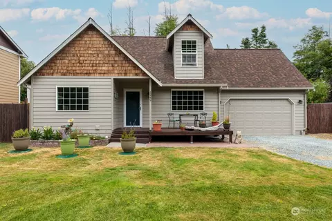 1249 Leahy Dr, Coupeville, WA 98239