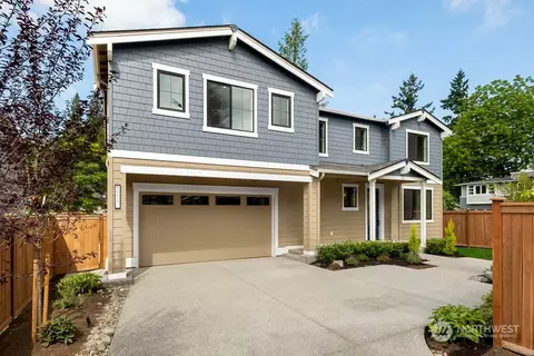 9971 135th Ave NE #2, Kirkland, WA 98033