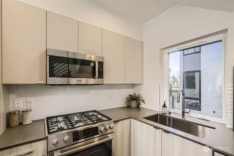 1540 15th Ave E, Seattle, WA 98112 photo 7