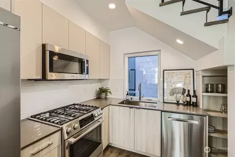 1540 15th Ave E, Seattle, WA 98112 photo 10