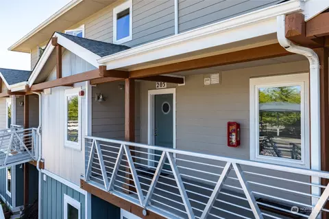 3706 Portage Ln #205, Anacortes, WA 98221