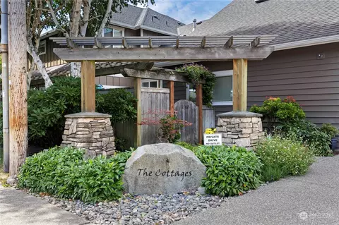 1704 NW 195th St, Shoreline, WA 98177
