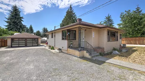 2131 NE 12th St, Renton, WA 98056
