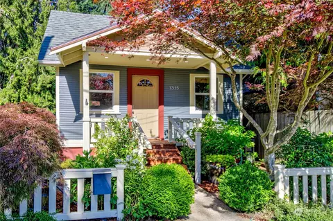 1315 Victoria Ave, Bremerton, WA 98337