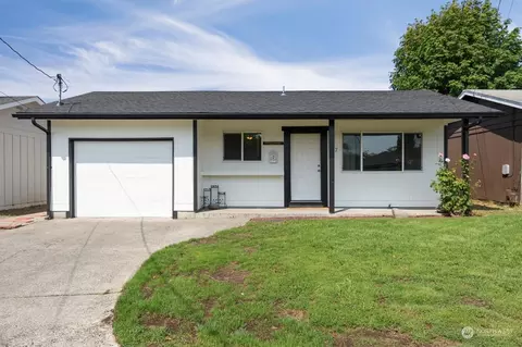 617 S 8th Ave, Kelso, WA 98626