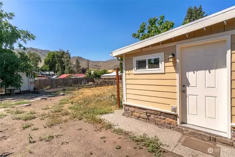 124 E Gibson Ave, Chelan, WA 98816 photo 17