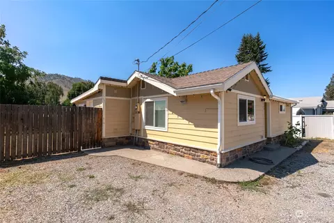 124 E Gibson Ave, Chelan, WA 98816 photo 21