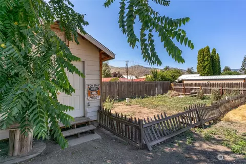 124 E Gibson Ave, Chelan, WA 98816 photo 19