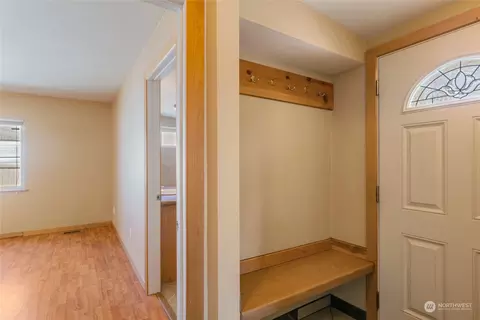 124 E Gibson Ave, Chelan, WA 98816 photo 3
