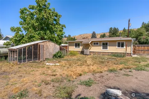 124 E Gibson Ave, Chelan, WA 98816 photo 20