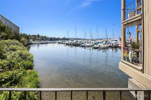 65 Kirkland St #101, Kirkland, WA 98033
