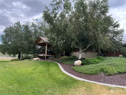577 Old Highway 97 #A, Brewster, WA 98812