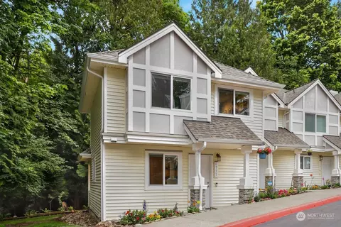 6735 SE Cougar Mountain Way #1, Bellevue, WA 98006