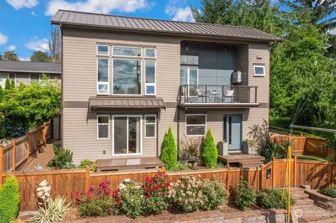 18512 103rd Ave NE, Bothell, WA 98011