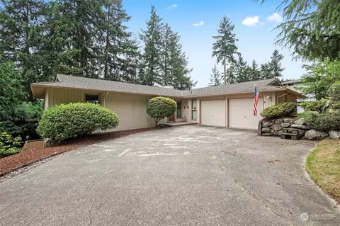 924 170th Pl SE, Bellevue, WA 98008