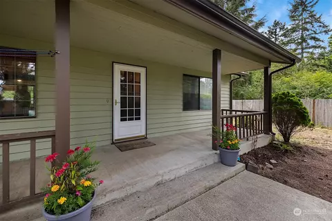 6212 204th St E, Spanaway, WA 98387 photo 2