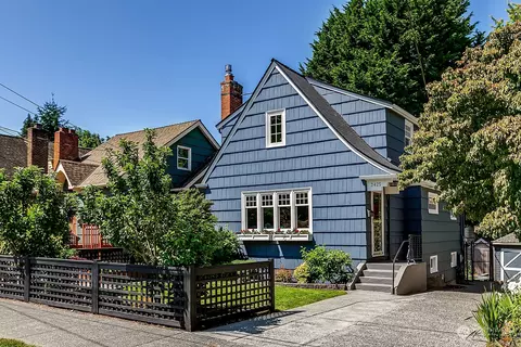 3425 41st Ave SW, Seattle, WA 98116