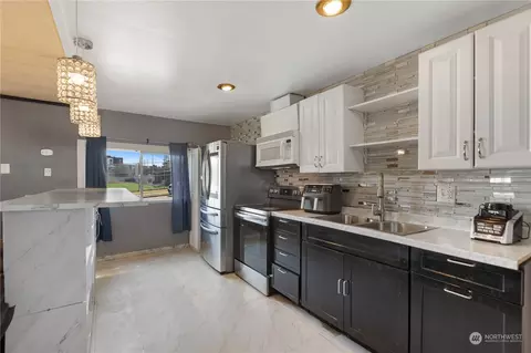 1805 25th St, Everett, WA 98201 photo 4