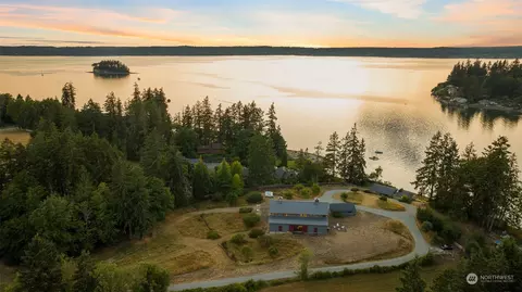 9820 Kopachuck Dr NW, Gig Harbor, WA 98335