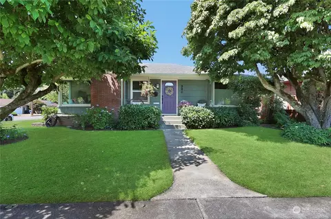 306 Alder Ave, Sumner, WA 98390