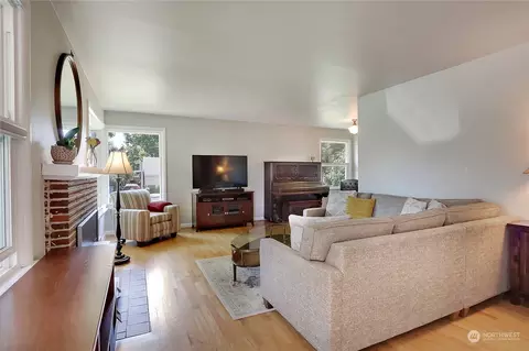306 Alder Ave, Sumner, WA 98390 photo 4