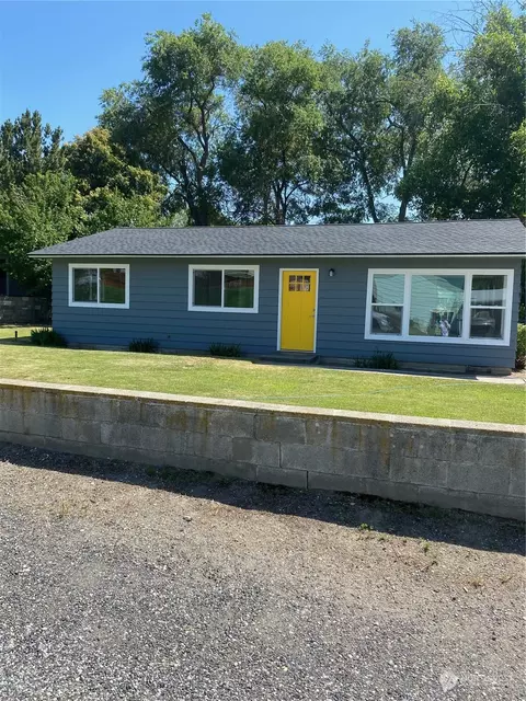 1802 NE 5th St, East Wenatchee, WA 98802
