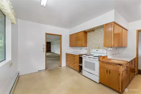 3207 Halverson Ave, Bremerton, WA 98310 photo 9