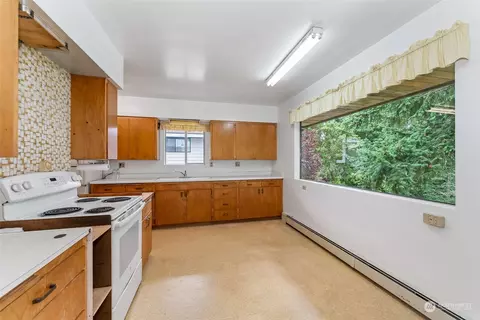 3207 Halverson Ave, Bremerton, WA 98310 photo 8