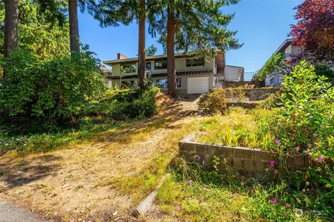 3207 Halverson Ave, Bremerton, WA 98310 photo 4