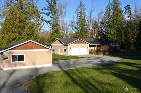 1761 Tamarack Ln, Camano Island, WA 98282
