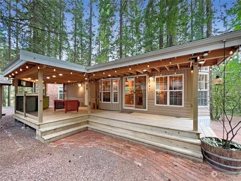 181 3 Big River Blvd E, Deming, WA 98244