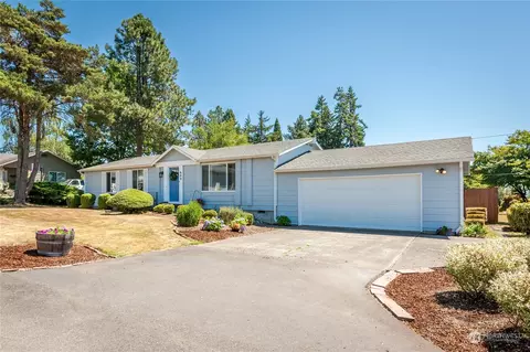 802 N 16th Ave, Kelso, WA 98626