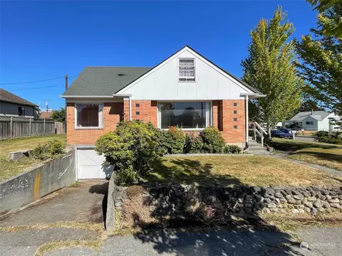 222 N Francis St, Port Angeles, WA 98362