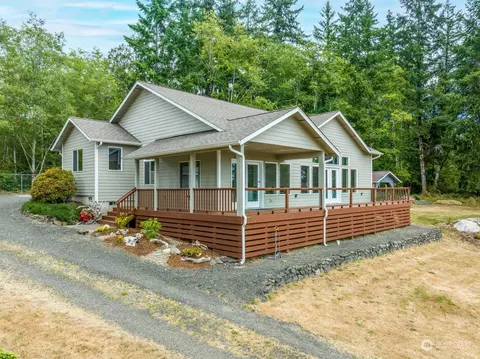 370 E Agate Beach Dr, Shelton, WA 98584