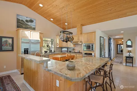 7370 Channel View Dr, Anacortes, WA 98221