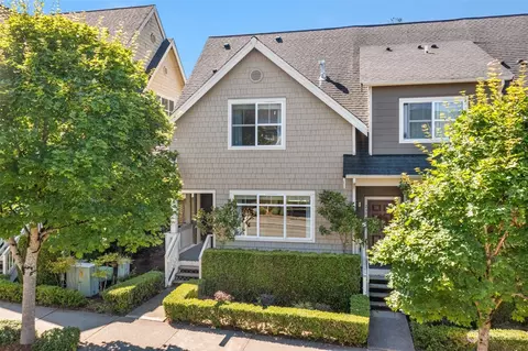 2385 NE Park Dr, Issaquah, WA 98029