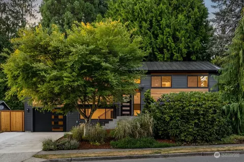 16126 NE 98th St, Redmond, WA 98052