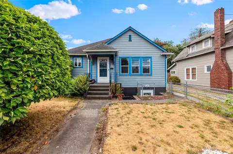 1505 8th St, Bremerton, WA 98337