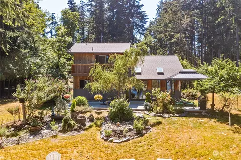 10709 Larson Rd, Anderson Island, WA 98303