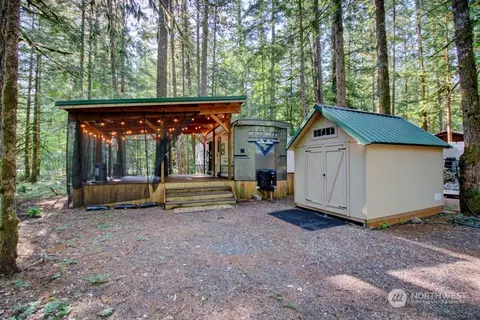 131 Jasper Trl, Deming, WA 98244