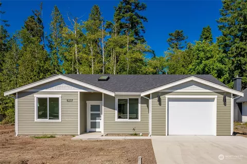 8237 Chilliwack Rd, Blaine, WA 98230
