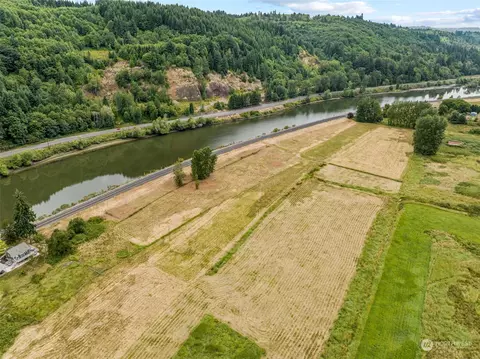 1 Willow Grove Rd, Longview, WA 98632