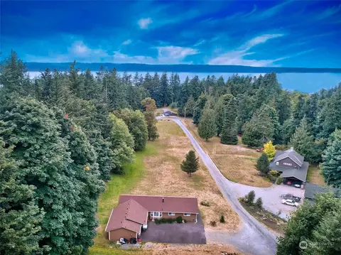 575 Chestnut Ln, Camano Island, WA 98282