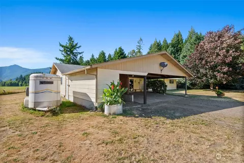 Exterior - 434 Cispus Rd, Randle, WA 98377 photo 3 of 9