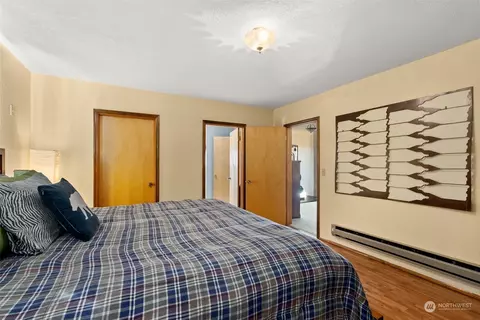 Bedroom - 434 Cispus Rd, Randle, WA 98377 photo 2 of 5