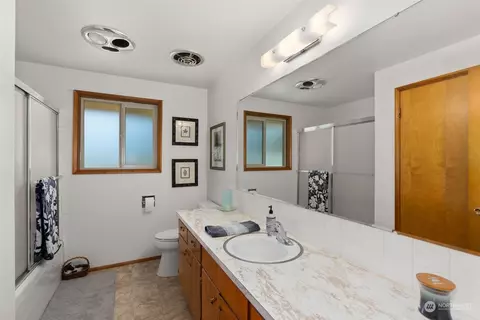 Bath - 434 Cispus Rd, Randle, WA 98377 photo 2 of 2