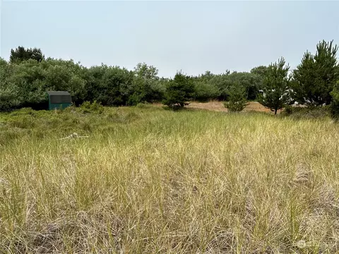 34713 I Pl, Ocean Park, WA 98640