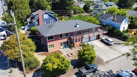 1802 N 38th St, Seattle, WA 98103